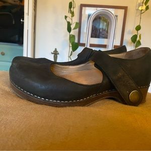Dansko mary Jane Beatrice black burnished nubuck clogs size 38.